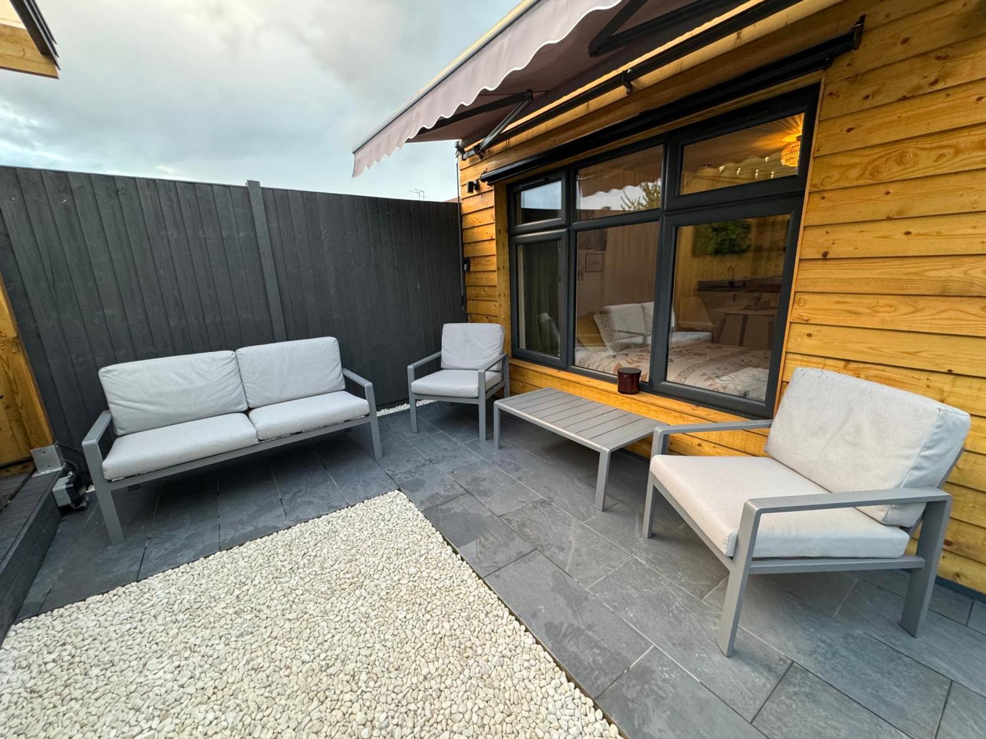 Wild & Free Hot Tub Retreat Apartment ดาร์ทฟอร์ด ภายนอก รูปภาพ