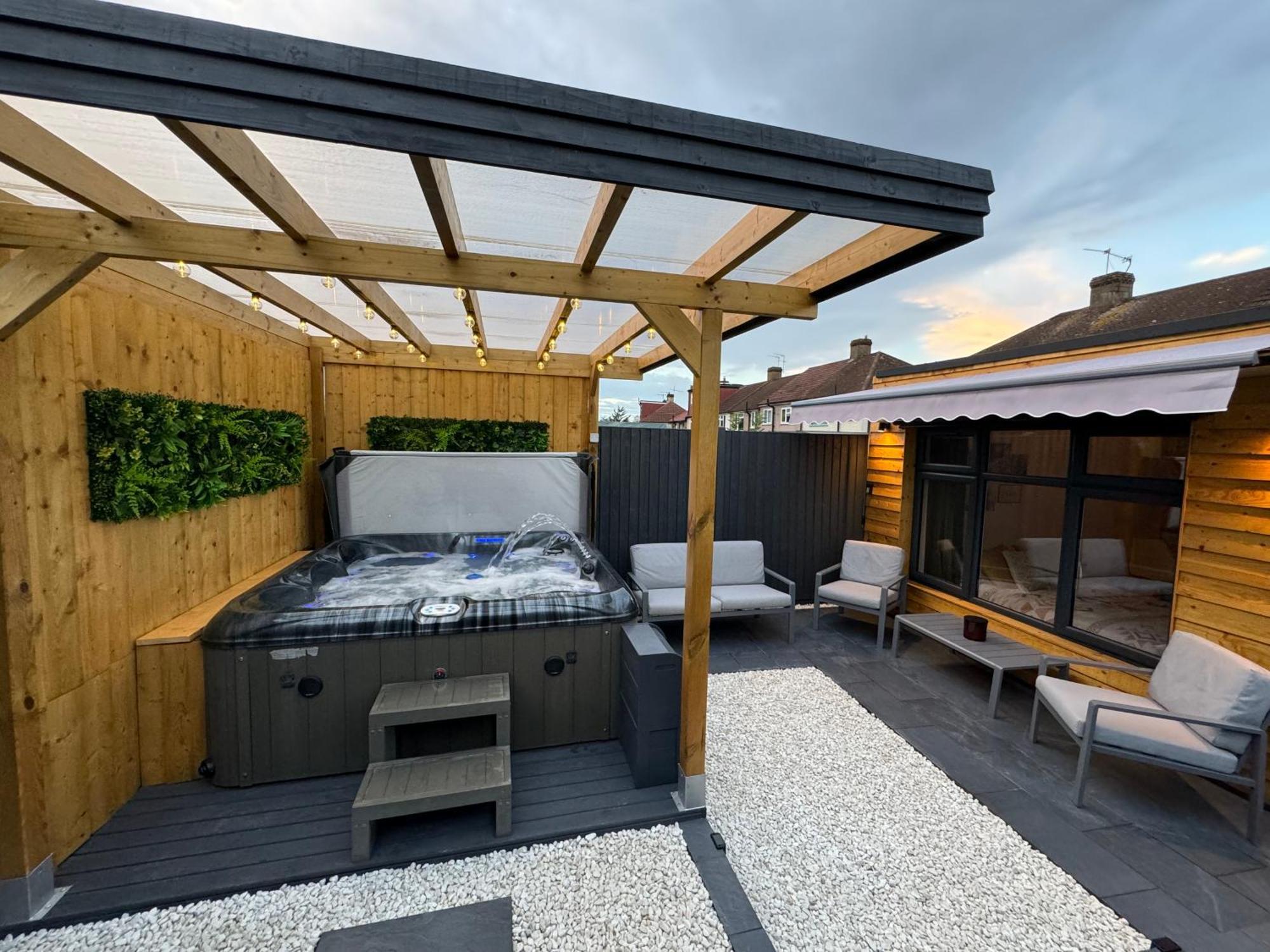 Wild & Free Hot Tub Retreat Apartment ดาร์ทฟอร์ด ภายนอก รูปภาพ
