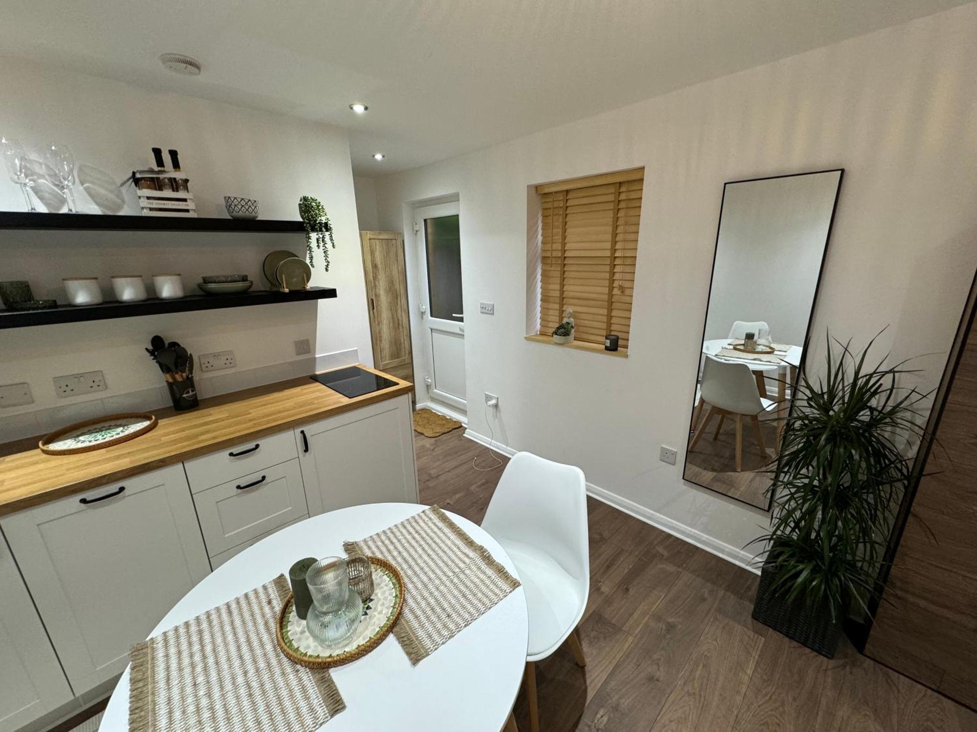 Wild & Free Hot Tub Retreat Apartment ดาร์ทฟอร์ด ภายนอก รูปภาพ
