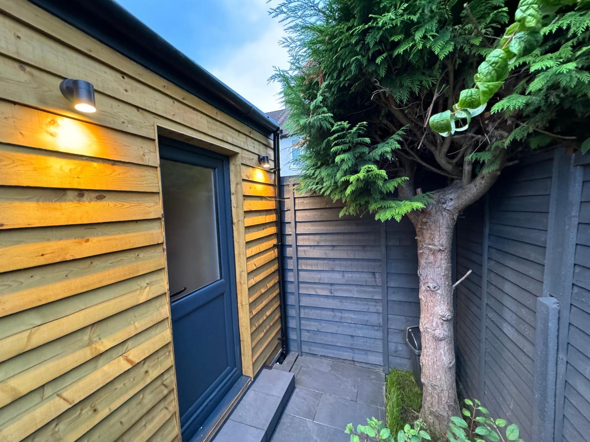 Wild & Free Hot Tub Retreat Apartment ดาร์ทฟอร์ด ภายนอก รูปภาพ