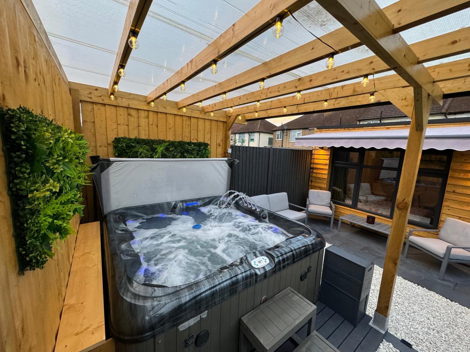Wild & Free Hot Tub Retreat Apartment ดาร์ทฟอร์ด ภายนอก รูปภาพ