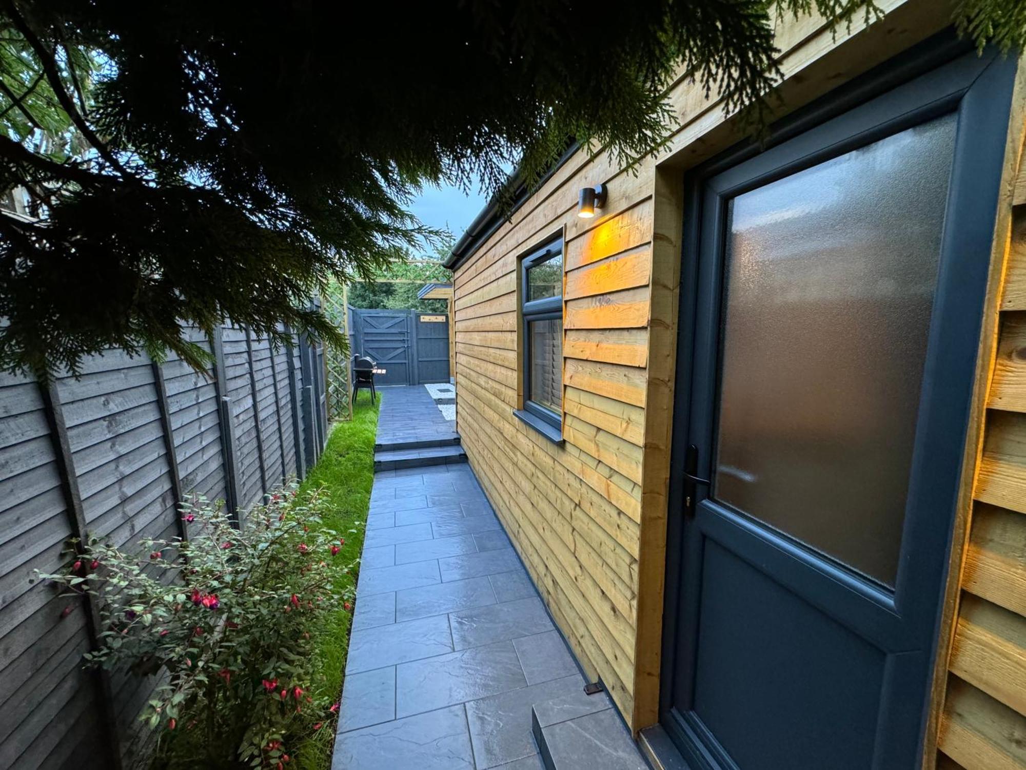 Wild & Free Hot Tub Retreat Apartment ดาร์ทฟอร์ด ภายนอก รูปภาพ