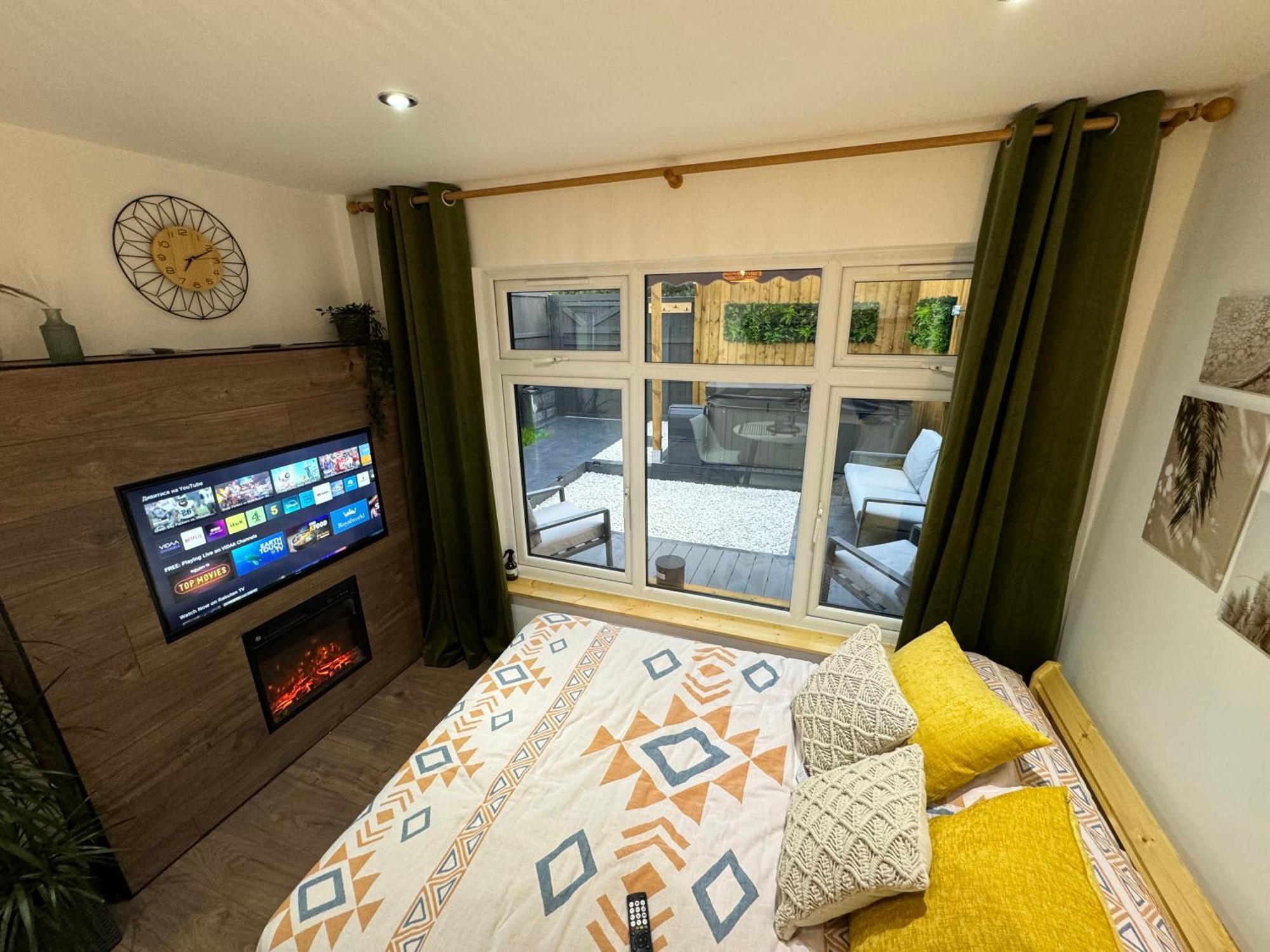 Wild & Free Hot Tub Retreat Apartment ดาร์ทฟอร์ด ภายนอก รูปภาพ